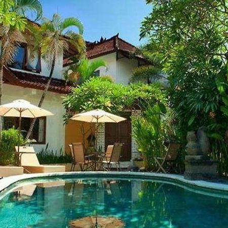 Yuli Bungalows Kuta  Exterior photo