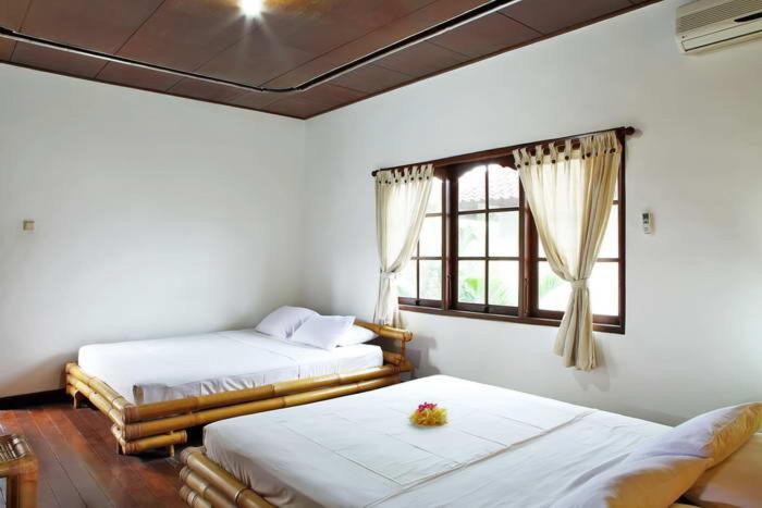 Yuli Bungalows Kuta  Exterior photo