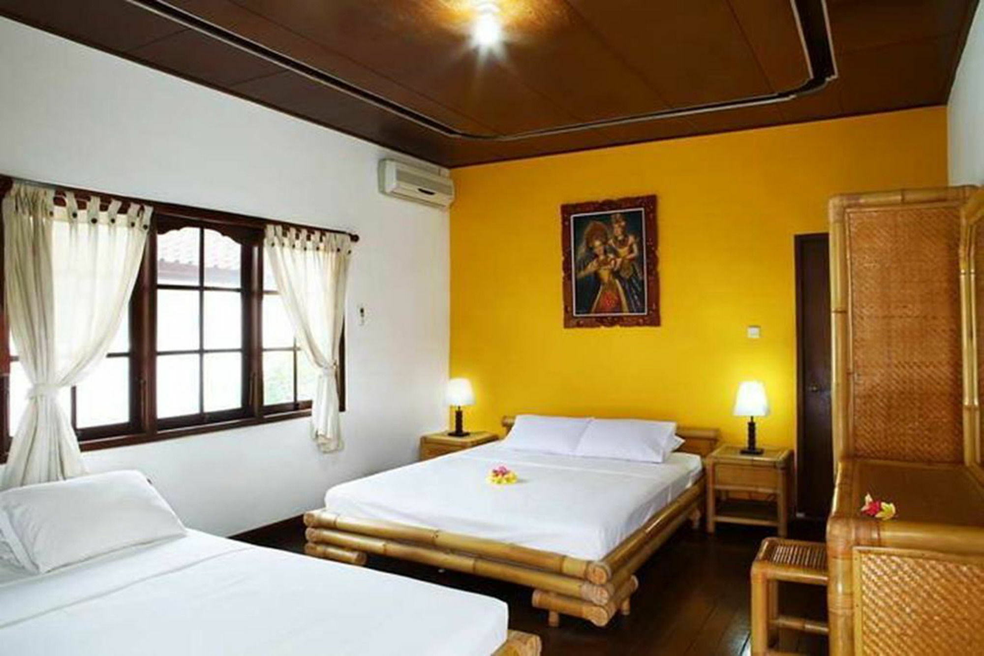 Yuli Bungalows Kuta  Exterior photo