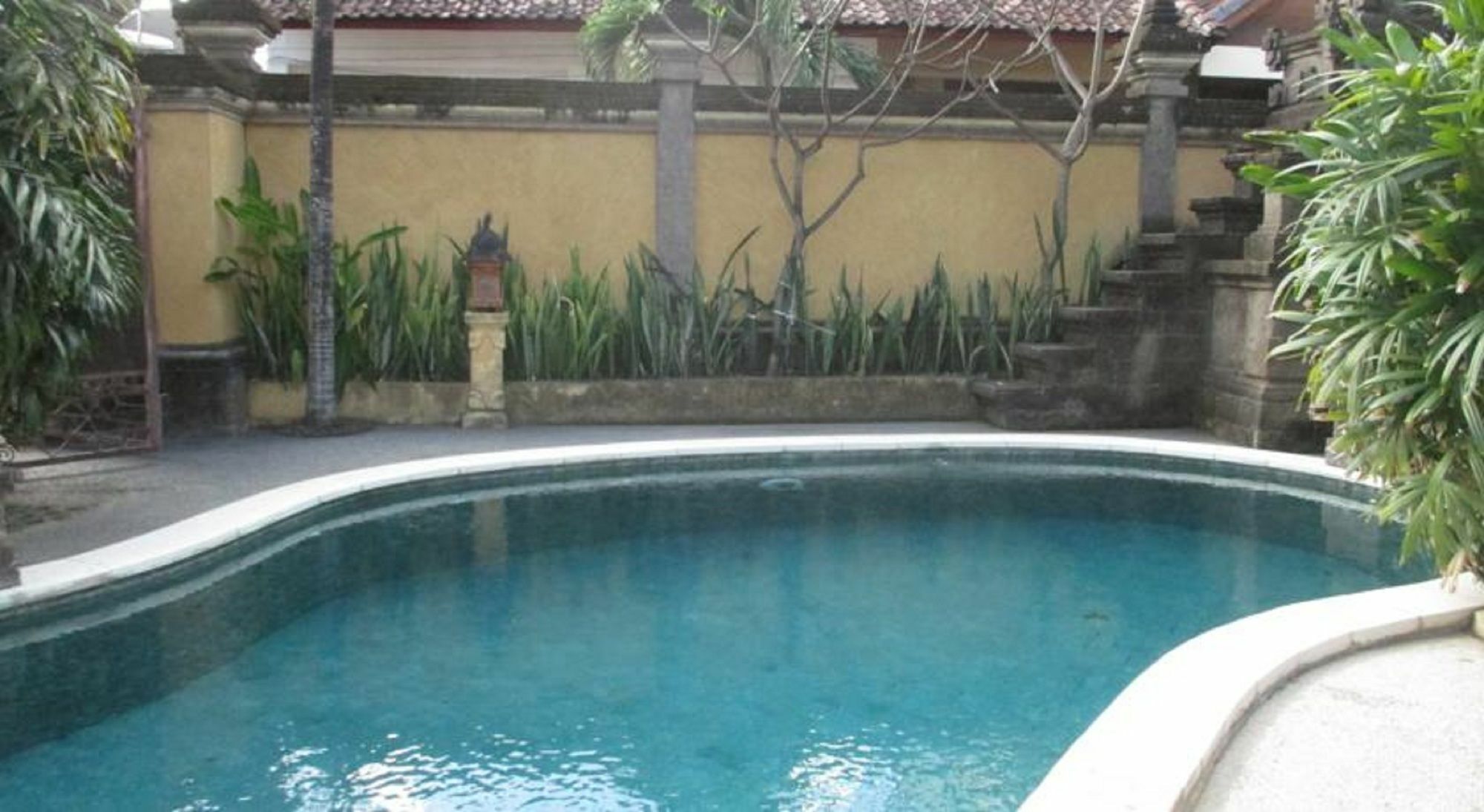 Yuli Bungalows Kuta  Exterior photo
