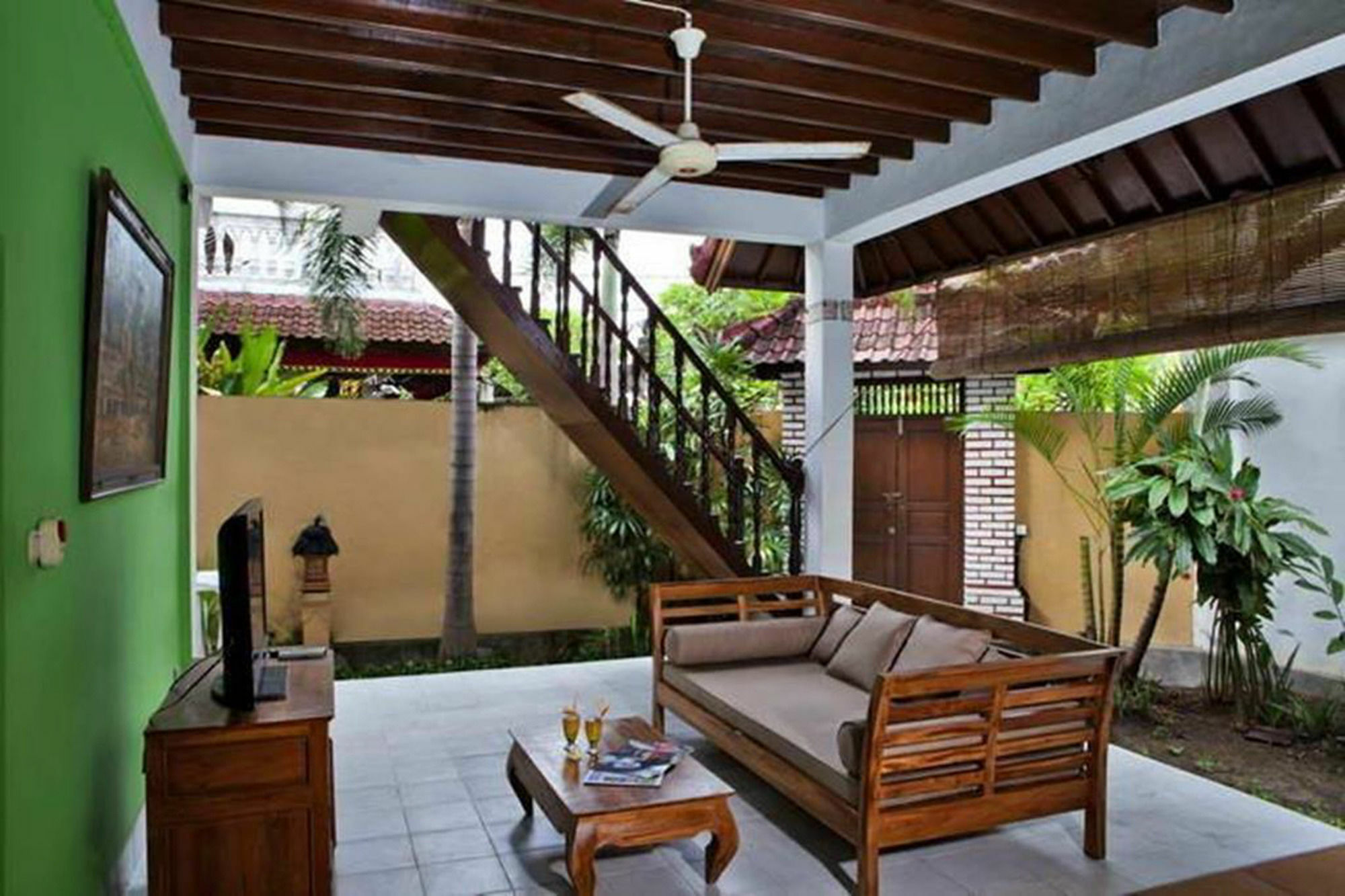 Yuli Bungalows Kuta  Exterior photo